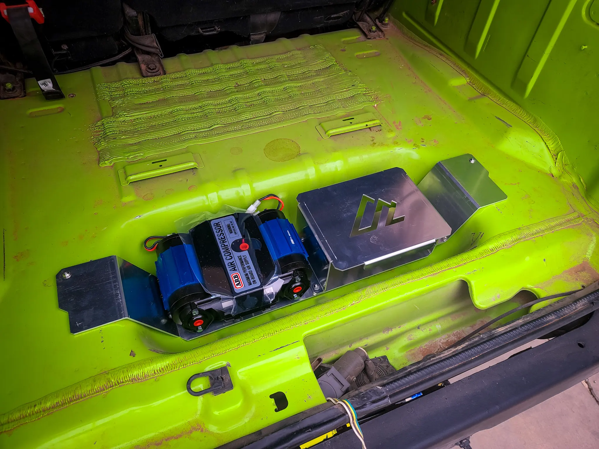 Jeep JKU Cargo Compressor and Auxiliary Battery Mount - Image 2