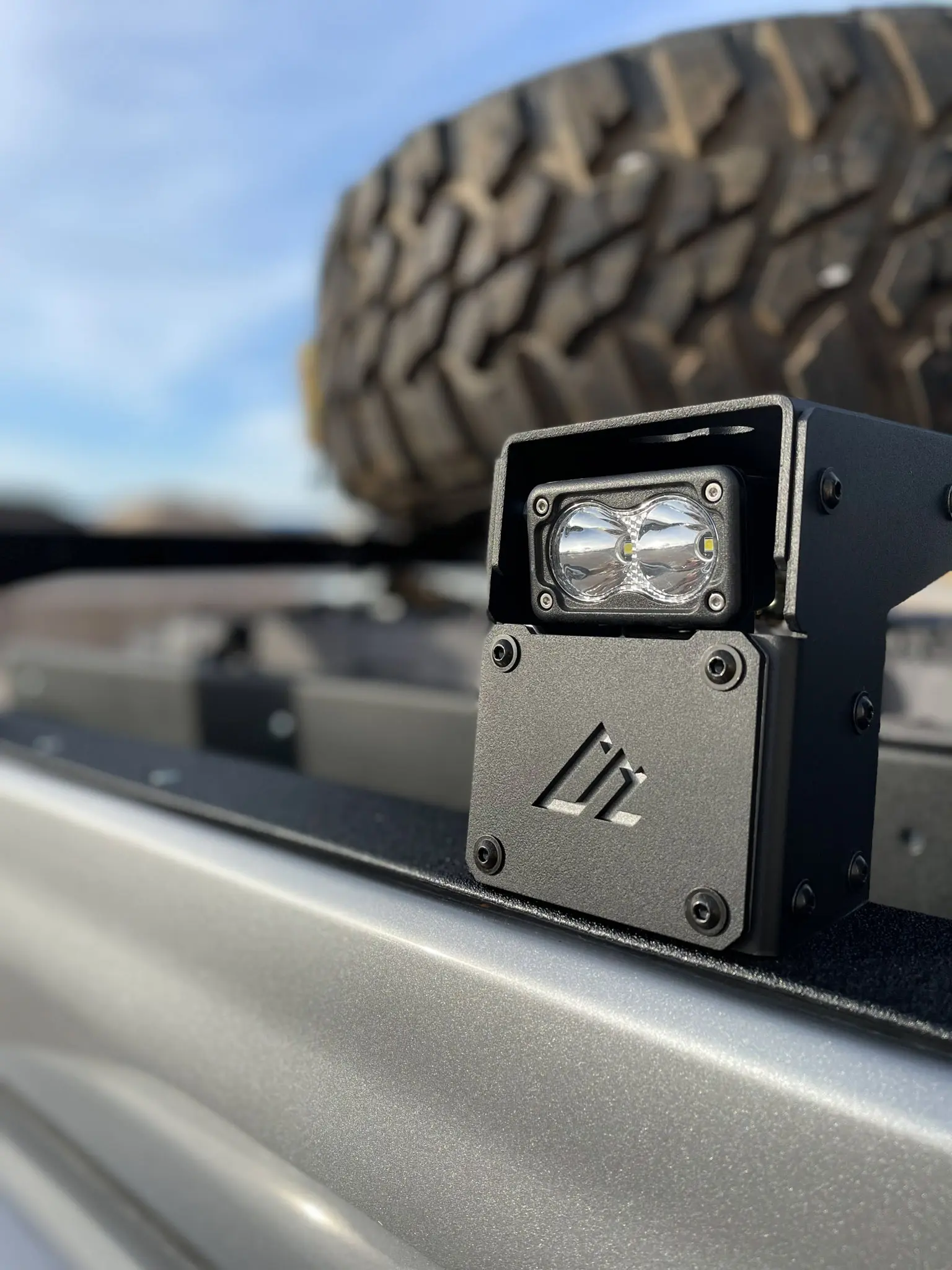 Jeep JT Aluminum Bed Rack 6" (Quarter Height) - Image 10