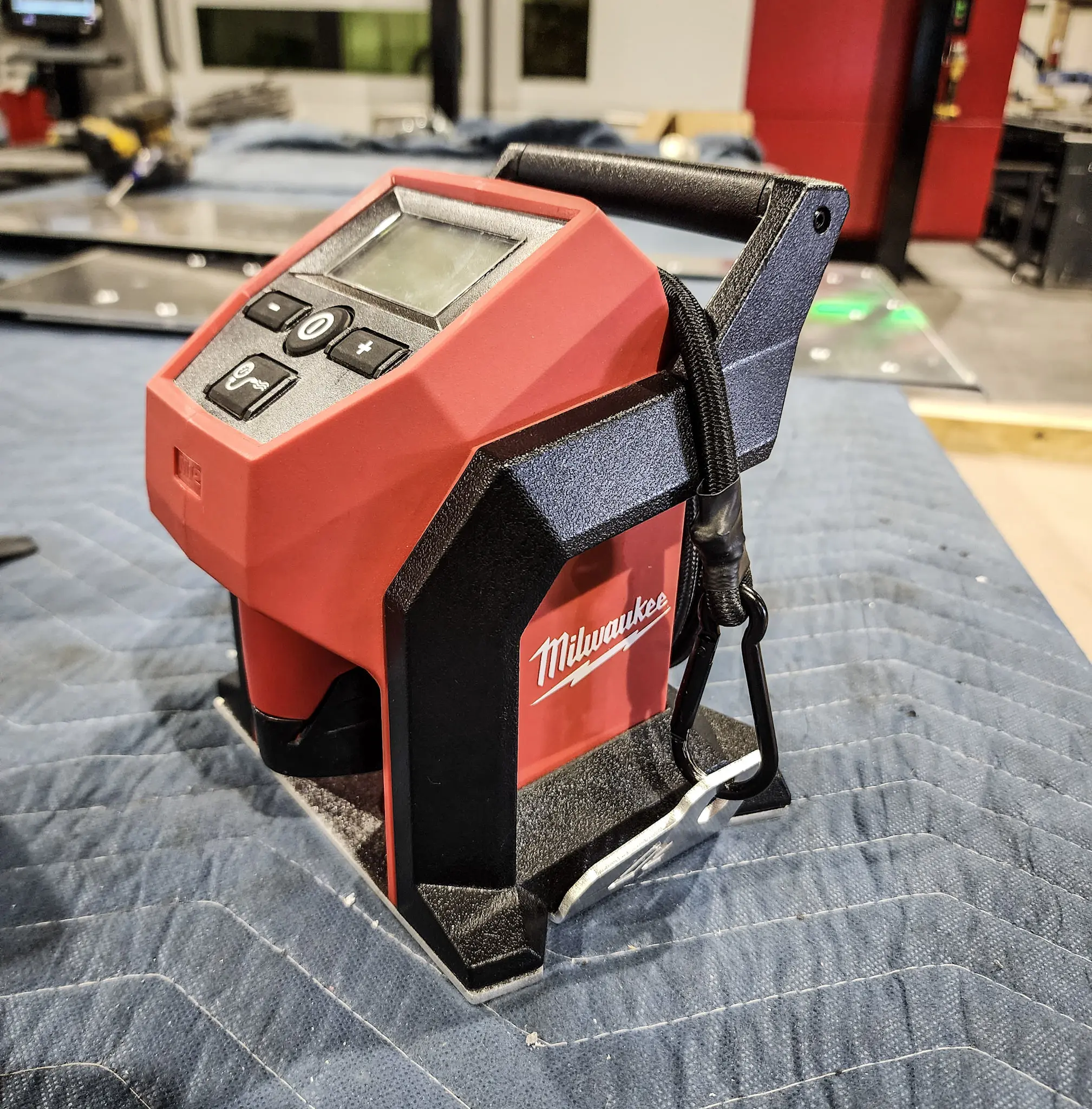 Milwaukee M12™ Compact Inflator Mounting Bracket
