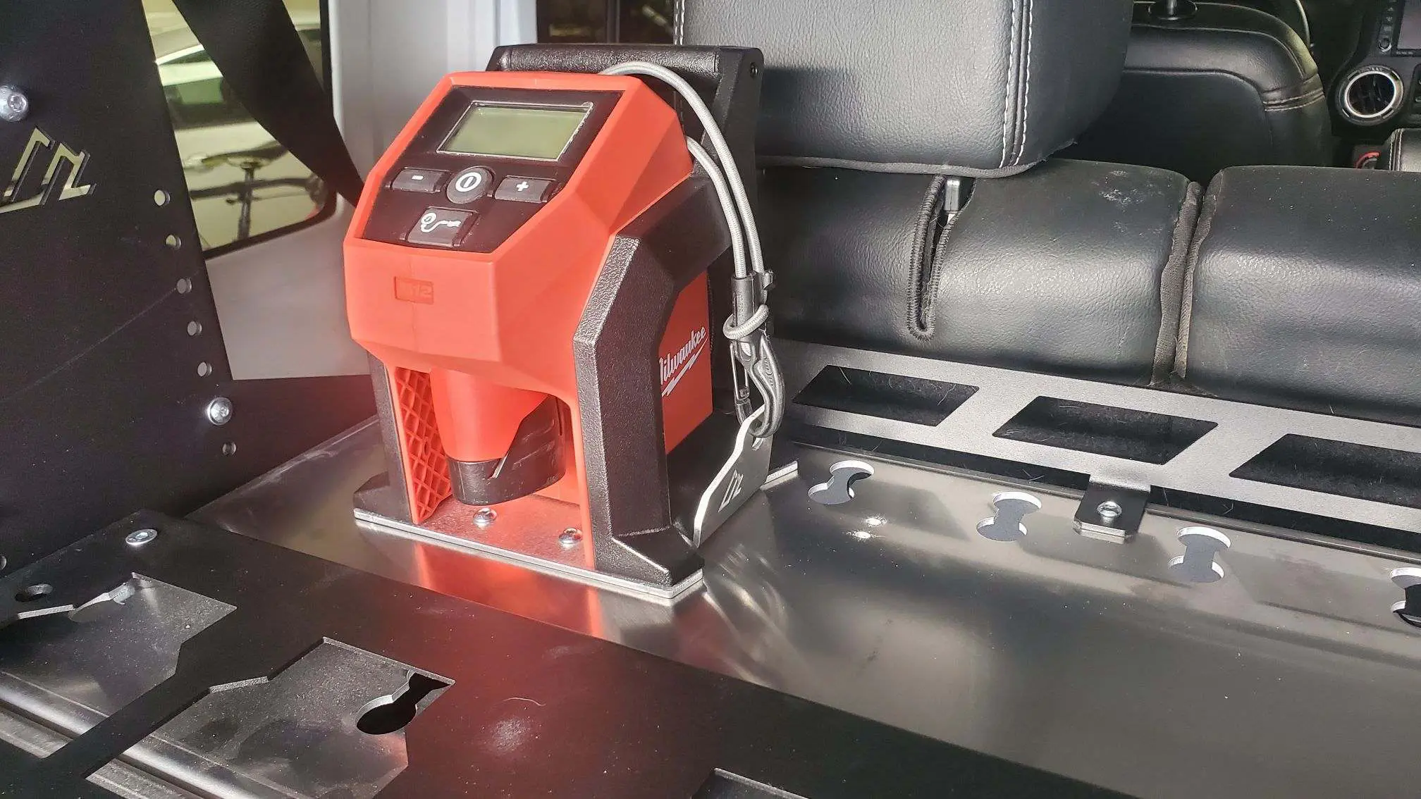 Milwaukee M12™ Compact Inflator Mounting Bracket - Image 5