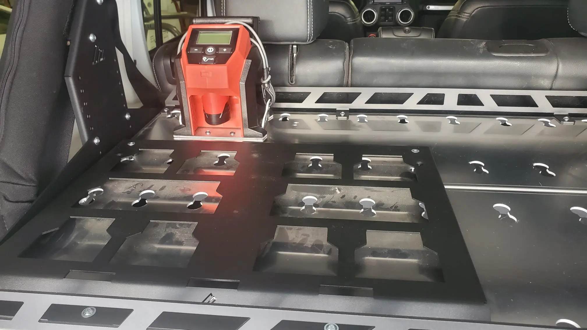 Milwaukee M12™ Compact Inflator Mounting Bracket - Image 6