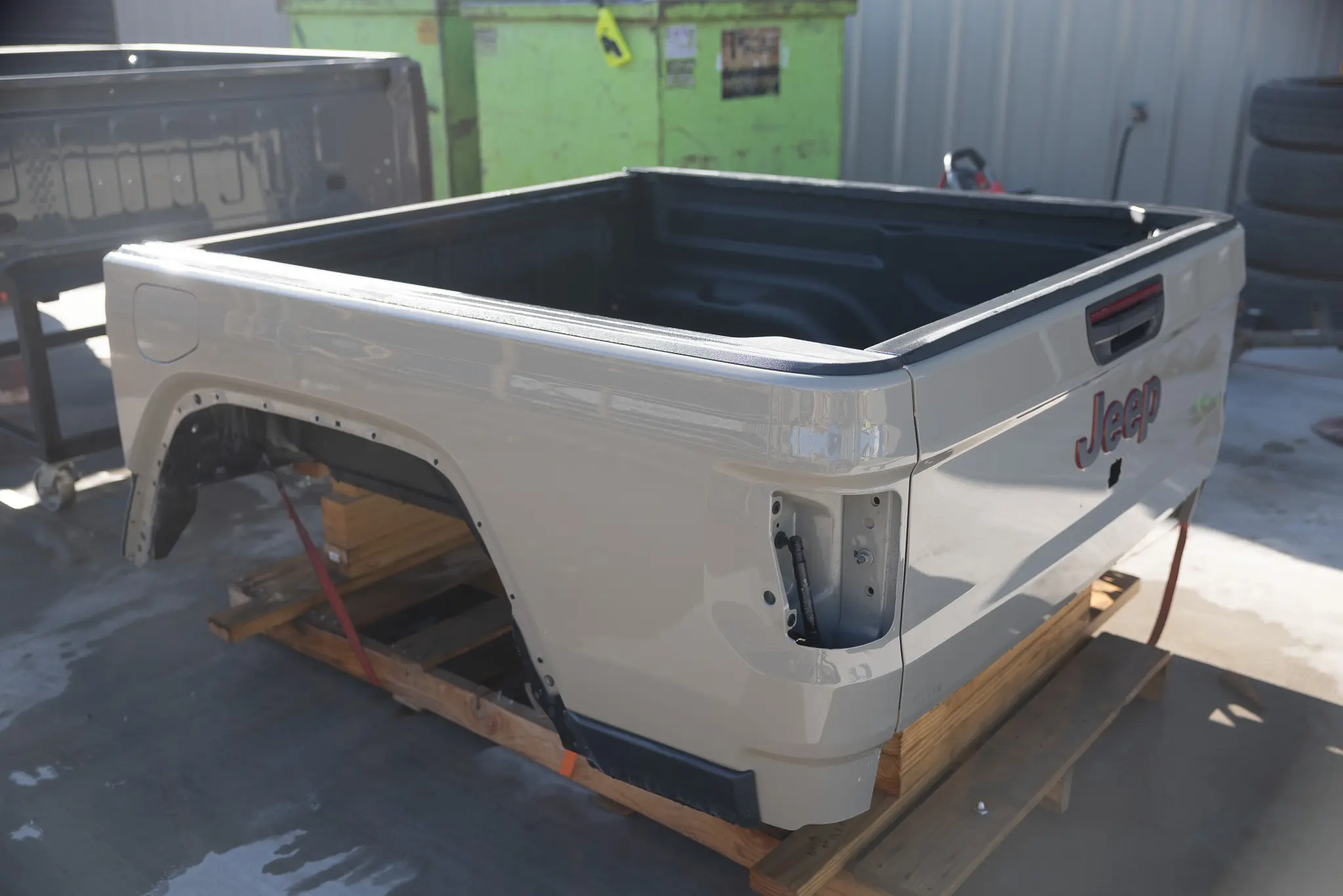 Jeep Gladiator Bed - (Gobi) - Image 8