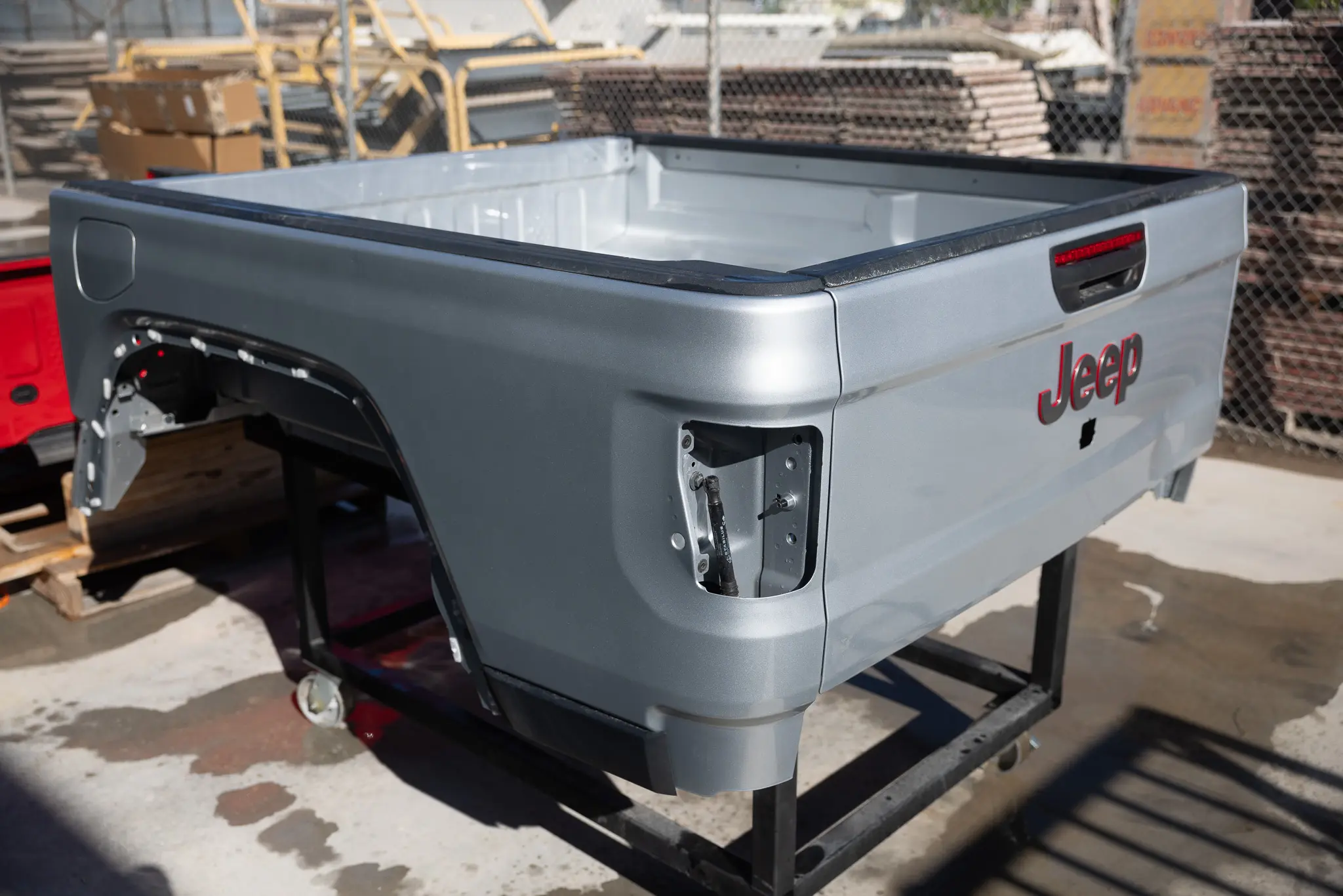 Jeep Gladiator Bed (Zynith Silver) - Image 19