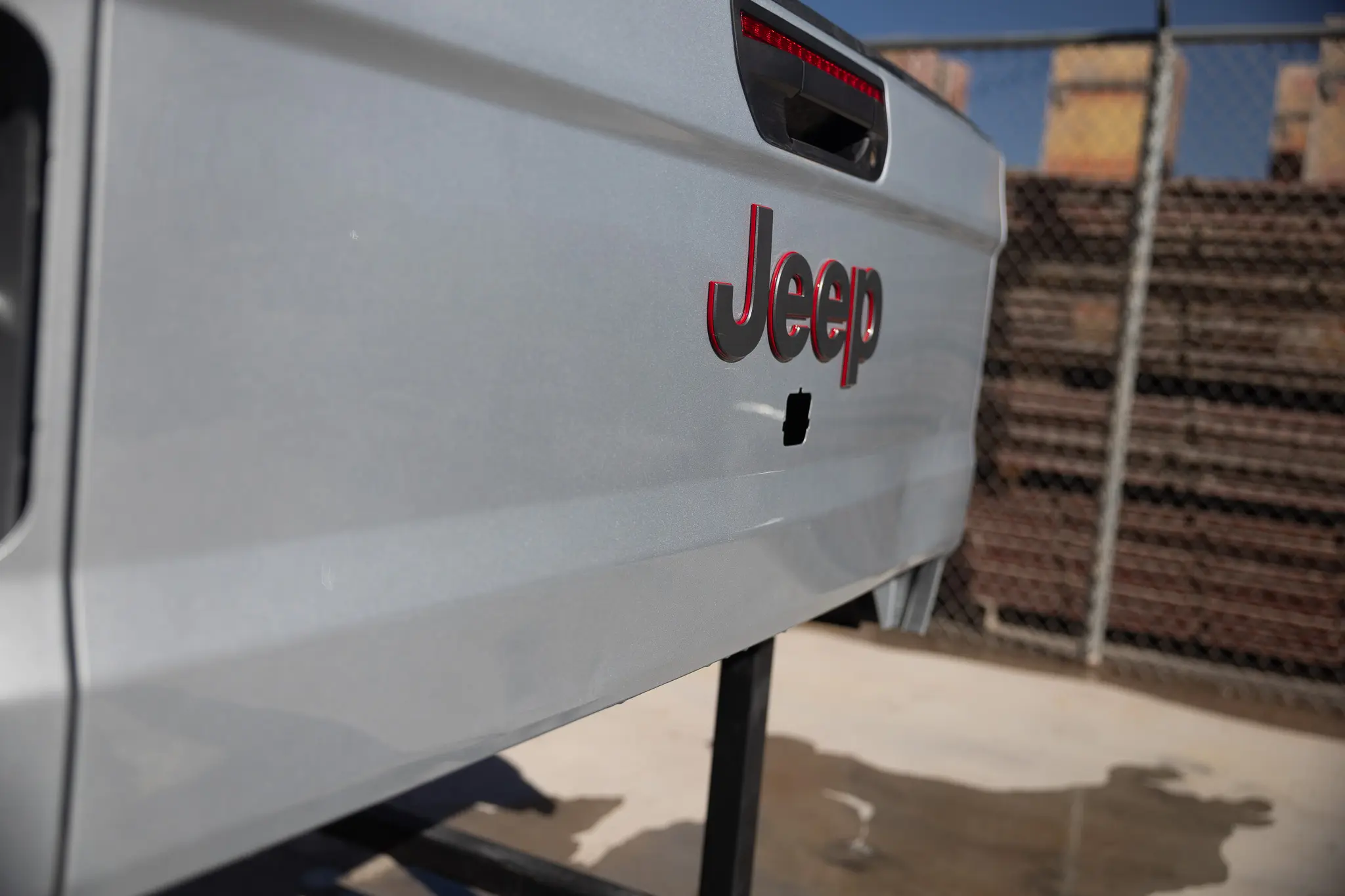 Jeep Gladiator Bed (Zynith Silver) - Image 18
