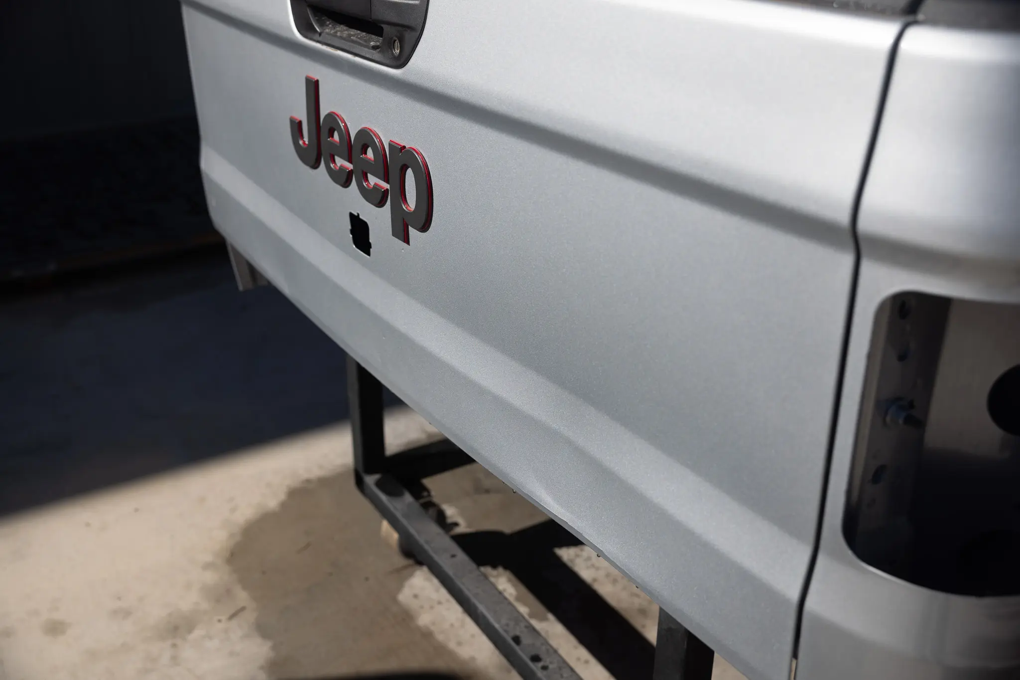 Jeep Gladiator Bed (Zynith Silver) - Image 16