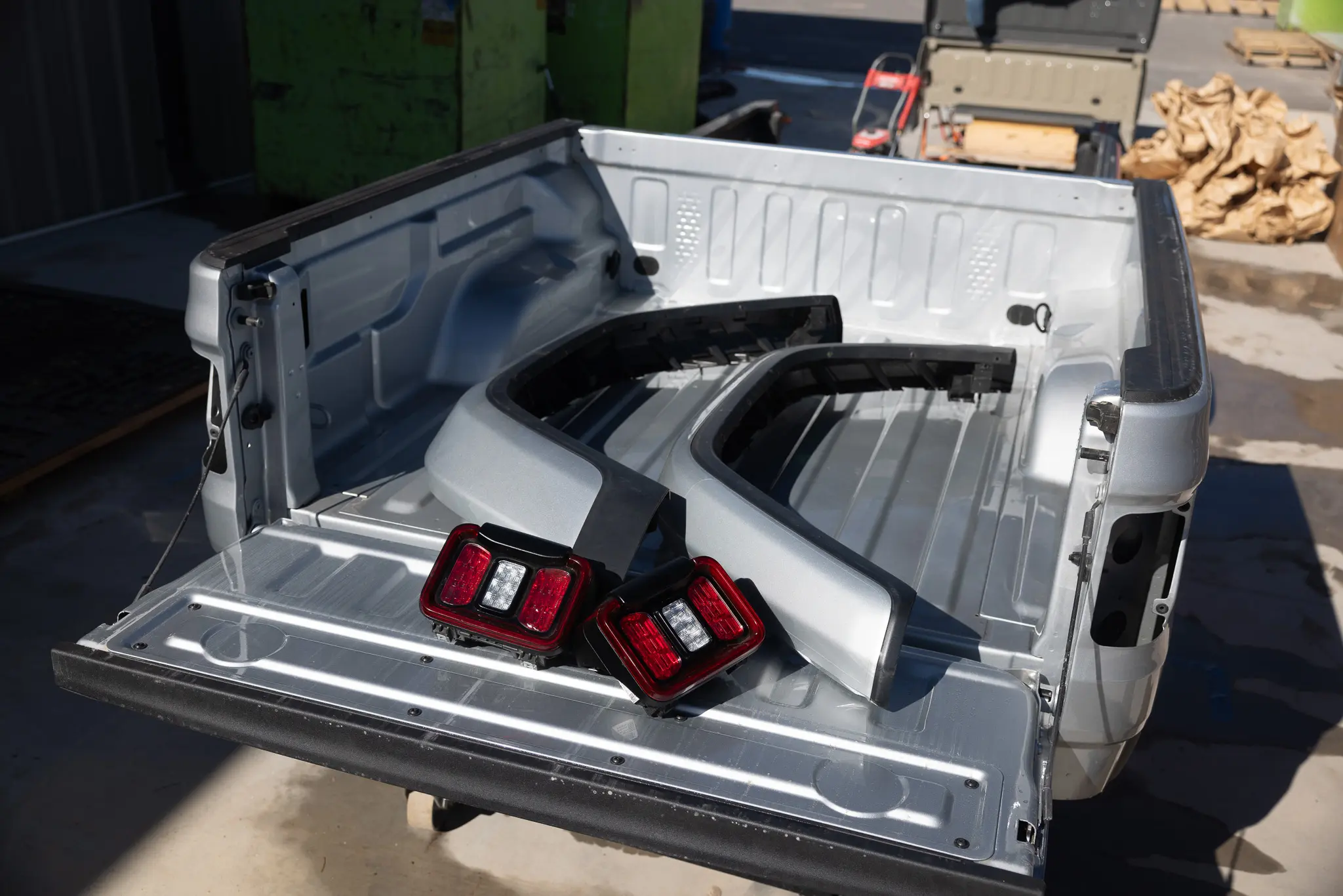 Jeep Gladiator Bed (Zynith Silver) - Image 6