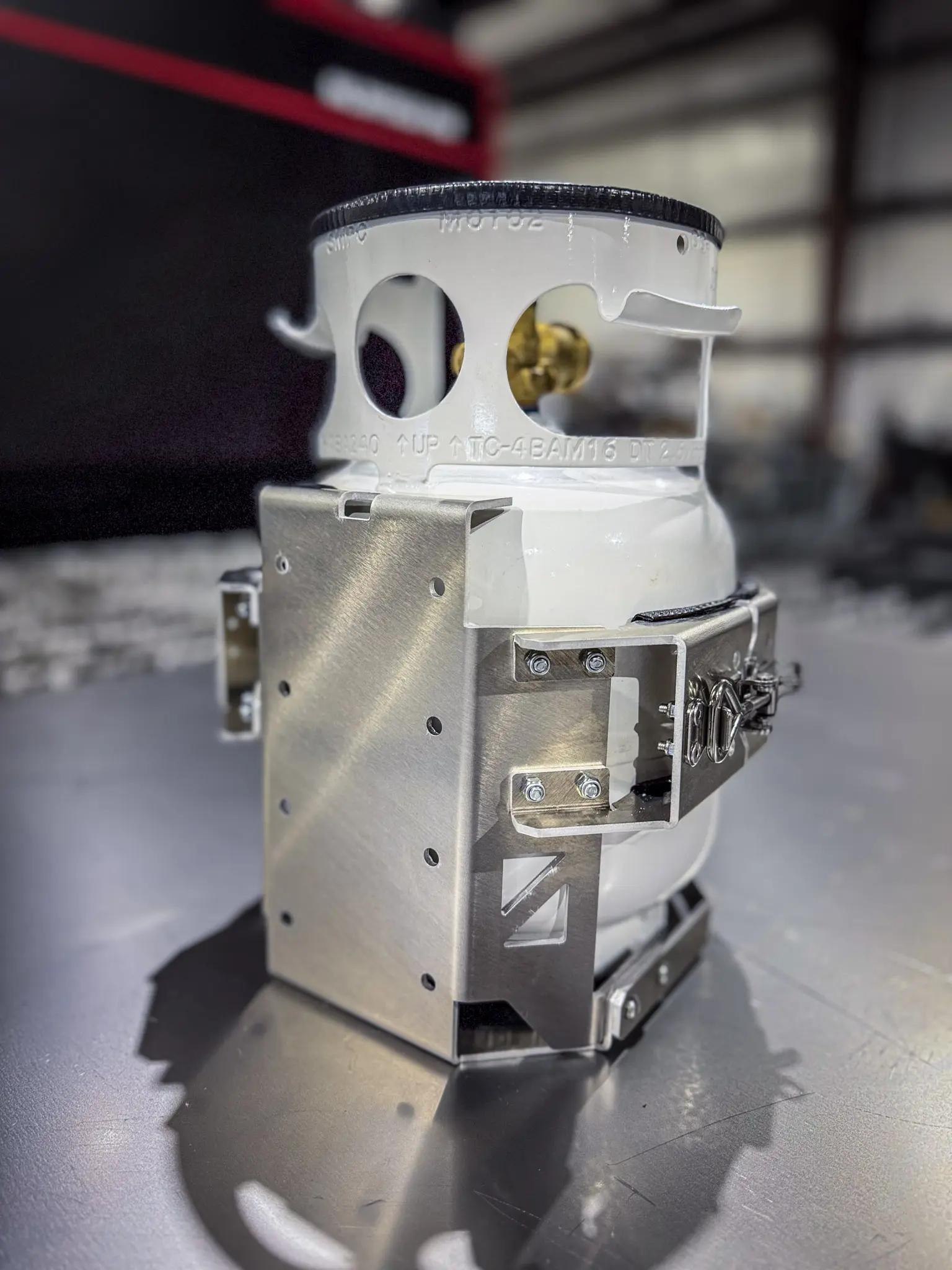 Lightweight 5LB Propane Tank Mount - Image 3