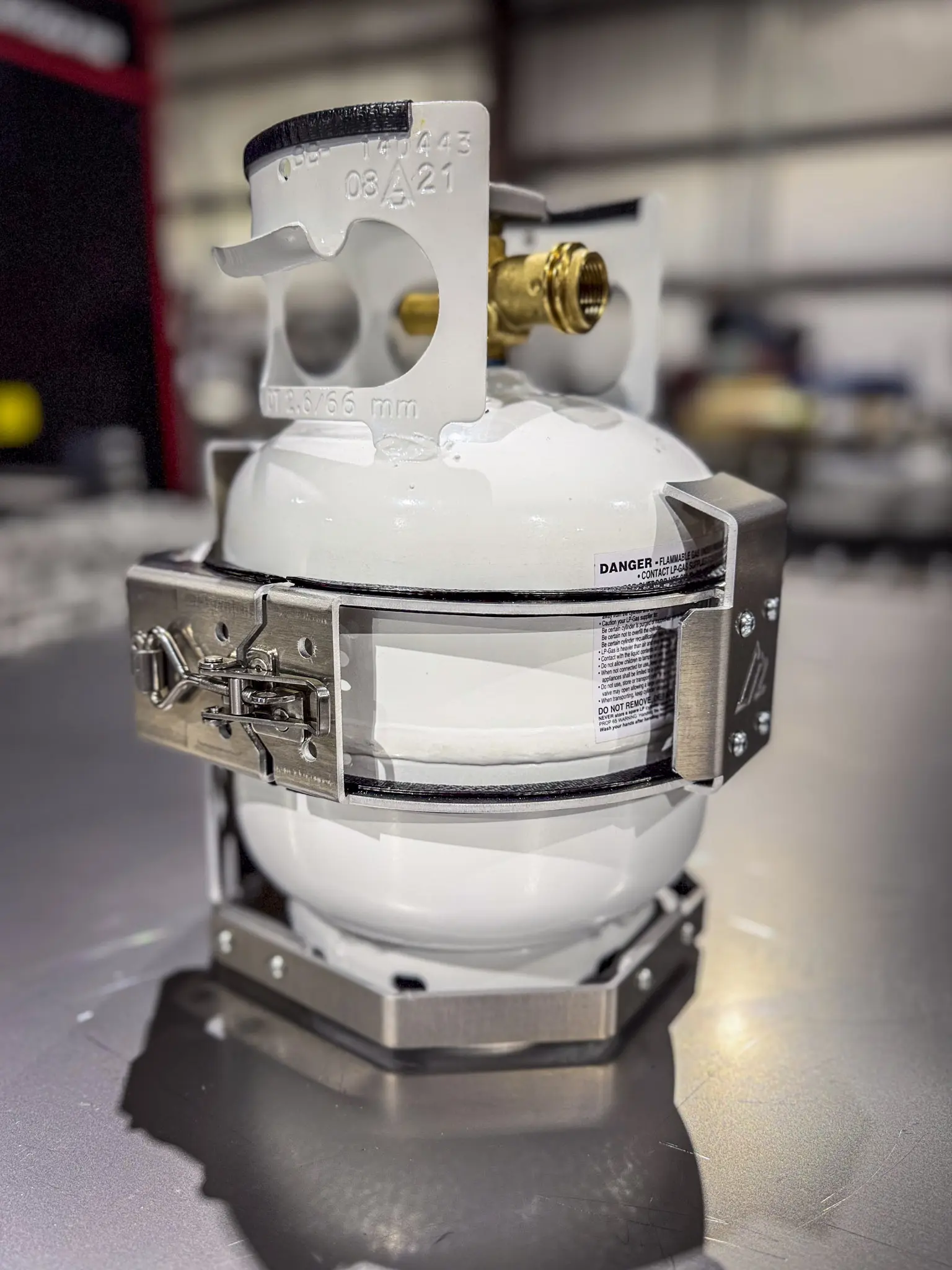 Lightweight 5LB Propane Tank Mount - Image 4