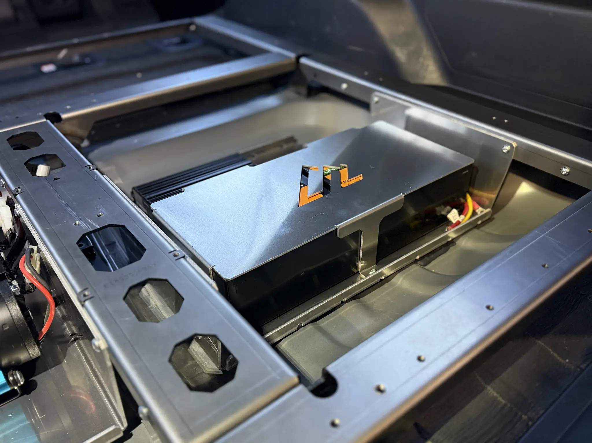 Dual 30Ah EcoWorthy Battery Bracket - 6th Gen 4Runner