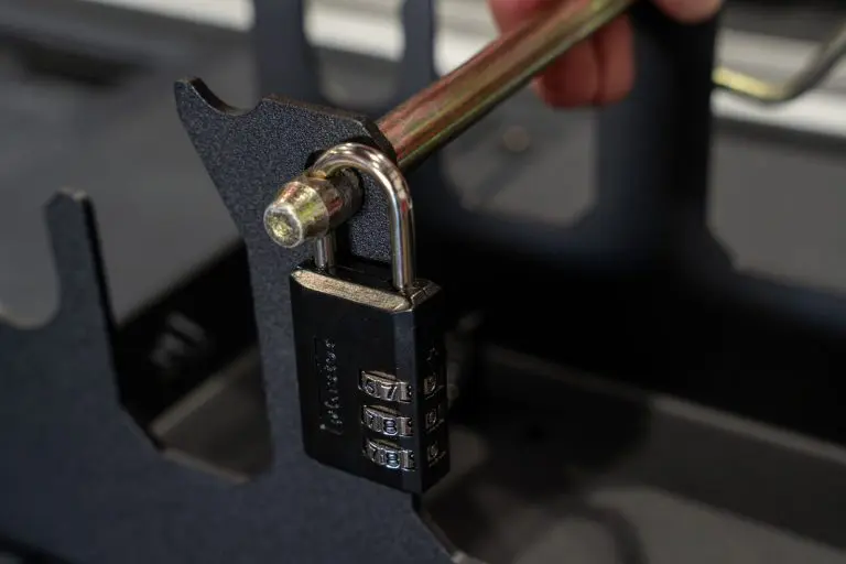 Badland Jack Mount 1.5T: Close-up of the lock and retaining pin