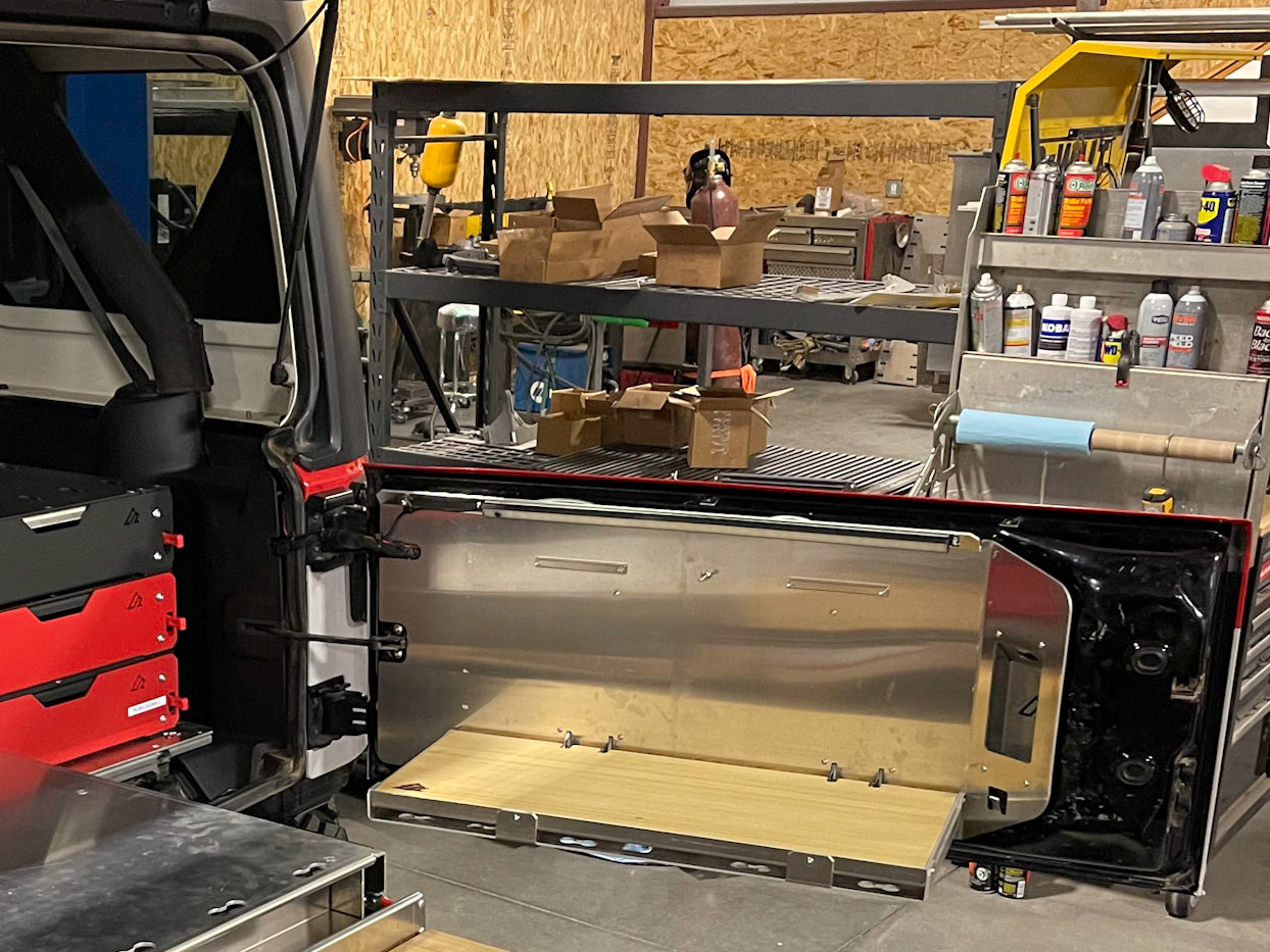 Jeep JK "VersaTable" Tailgate Table American Adventure Lab